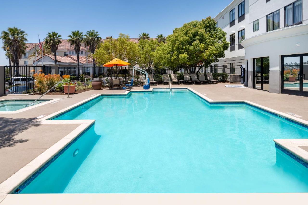 Hampton Inn By Hilton Irvine East - Lake Forest Exterior foto